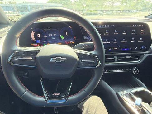 Used 2024 Chevrolet Equinox EV RS FWD image 16