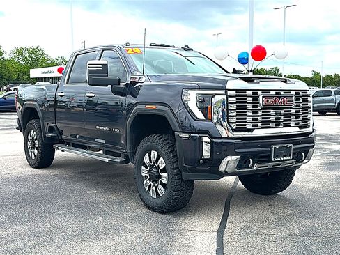 Used 2024 GMC Sierra 2500 Denali AWD/4WD image 11