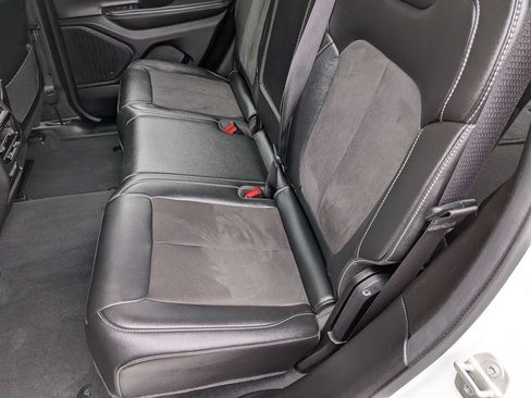 Used 2023 Jeep Grand Cherokee Altitude AWD/4WD image 24
