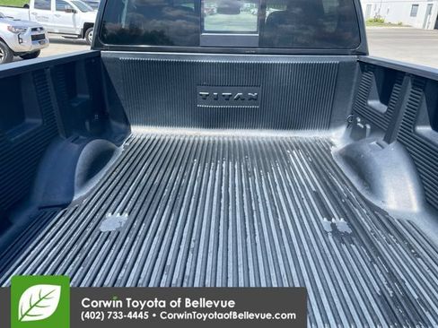 Used 2018 Nissan Titan SV w/ SV Convenience Package AWD/4WD image 30