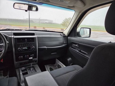 Used 2011 Jeep Liberty Sport AWD/4WD image 48