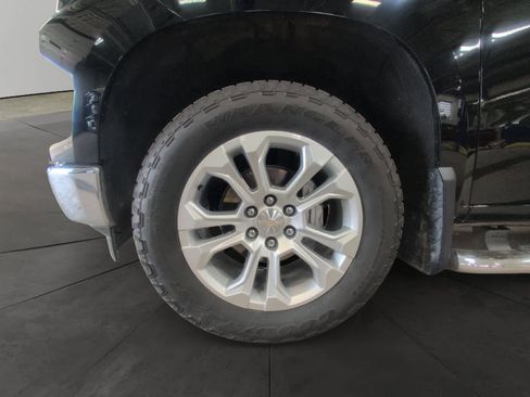 Used 2022 Chevrolet Silverado 1500 LTZ w/ LTZ Premium Package AWD/4WD image 14