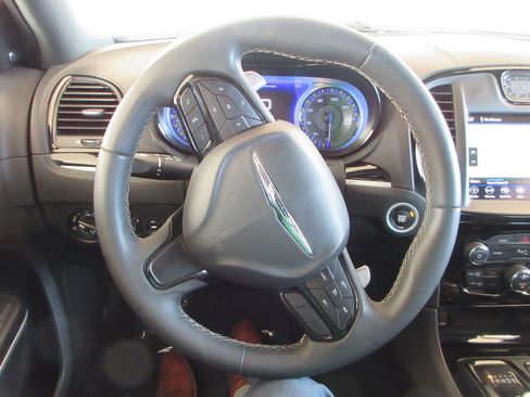 Used 2022 Chrysler 300 S RWD image 37