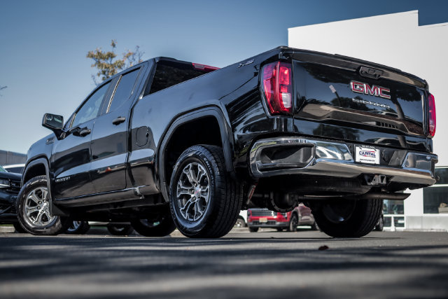 Used 2023 GMC Sierra 1500 Pro w/ Pro Value Package AWD/4WD image 2