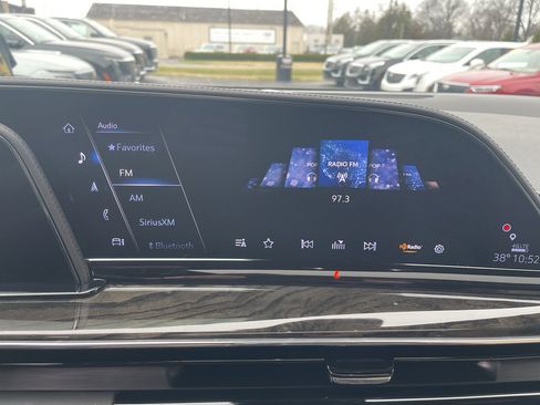 Used 2023 Cadillac Escalade Premium Luxury w/ LPO, Floor Liner Package AWD/4WD image 30