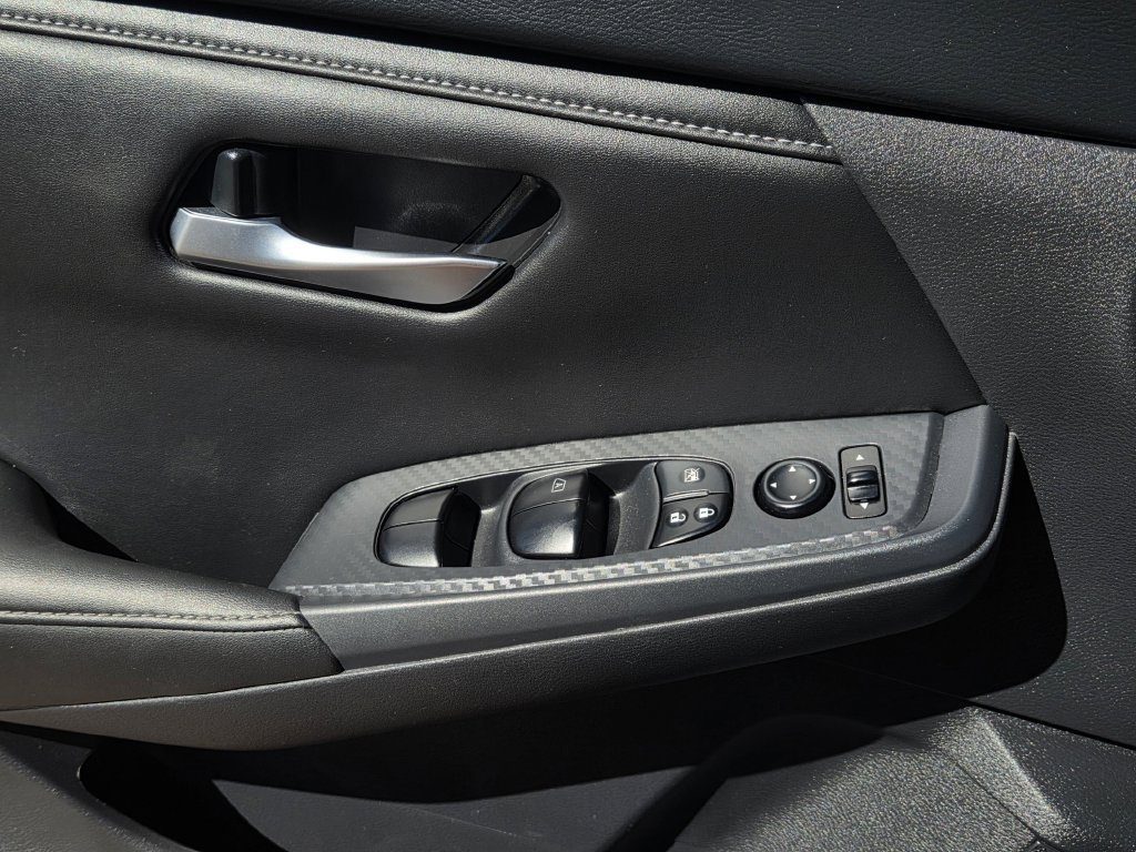 Used 2025 Nissan Sentra SV FWD image 20