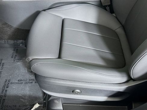 Used 2026 Mercedes-Benz GLB 250 4MATIC image 18