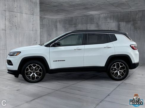 Used 2025 Jeep Compass Limited AWD/4WD image 2