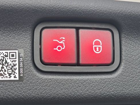 New 2026 Mercedes-Benz C 300 4MATIC Sedan image 23