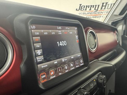Used 2022 Jeep Wrangler Unlimited Rubicon AWD/4WD image 11