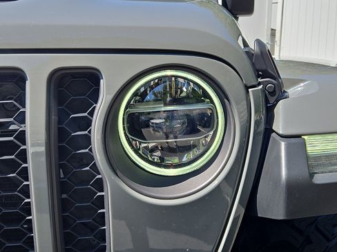 Used 2021 Jeep Wrangler Unlimited Rubicon w/ Trailer Tow Package AWD/4WD image 9