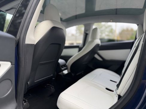 Used 2020 Tesla Model Y Long Range image 30