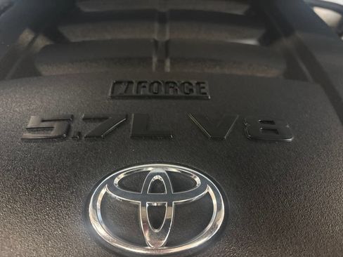 Used 2017 Toyota Tundra SR5 w/ TRD Off Road Package AWD/4WD image 42