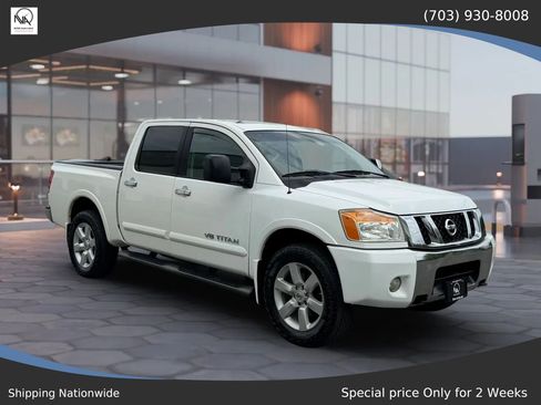 Used 2011 Nissan Titan SL w/ SL Technology Pkg AWD/4WD image 2