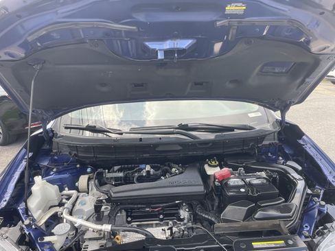Used 2018 Nissan Rogue S AWD/4WD image 16