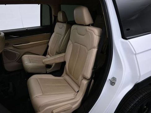 Used 2021 Jeep Grand Cherokee L Limited w/ Luxury Tech Group II AWD/4WD image 29