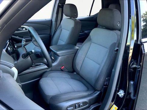 Used 2023 Chevrolet Traverse LT image 15