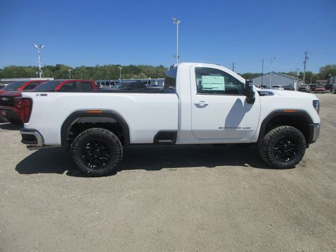 New 2026 GMC Sierra 2500 SLE AWD/4WD image 3