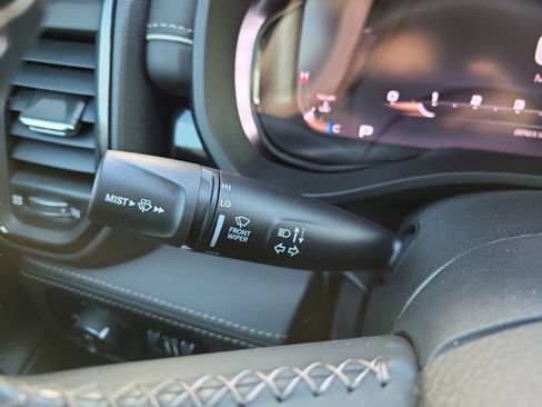 Certified 2025 RAM 1500 Limited w/ Off Road Group image 32