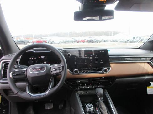 New 2026 GMC Canyon AT4 AWD/4WD image 15