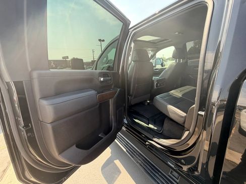 Used 2022 GMC Sierra 2500 Denali w/ Denali Black Diamond Edition AWD/4WD image 22