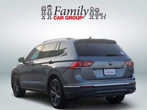 Used 2023 Volkswagen Tiguan SE w/ Panoramic Sunroof Package image 3