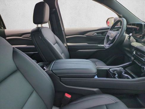 Used 2026 Chevrolet Traverse LT w/ Sun and Wheel Package FWD image 21