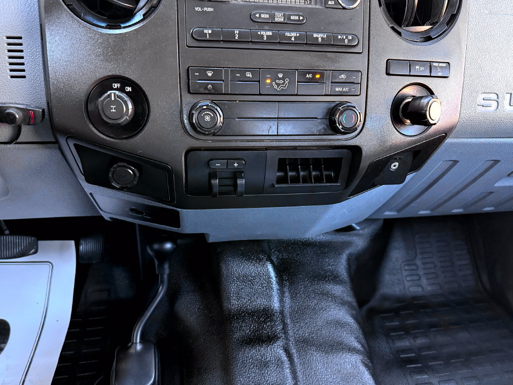 Used 2015 Ford F250 XL w/ Power Equipment Group AWD/4WD image 18