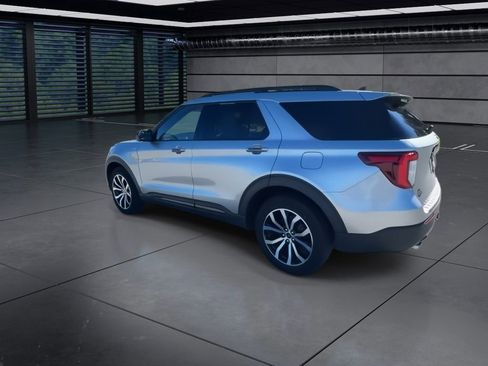 Used 2022 Ford Explorer ST-Line w/ Class IV Trailer Tow Package image 6