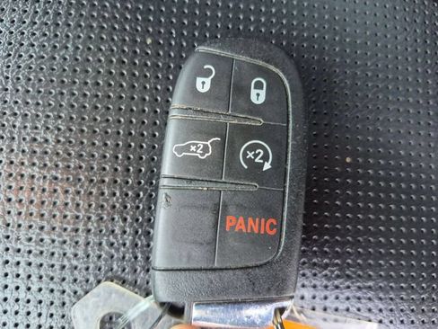Used 2019 Jeep Compass Limited AWD/4WD image 32