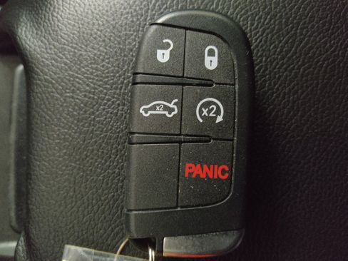 Used 2018 Dodge Journey Crossroad image 32