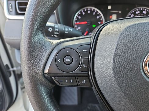 Used 2020 Toyota RAV4 XLE image 19