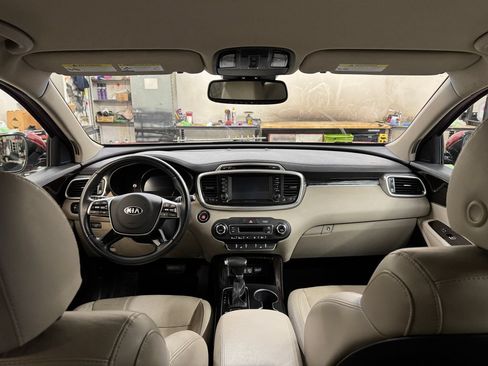 Used 2019 Kia Sorento EX AWD/4WD image 26