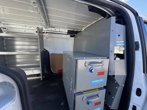 Used 2020 Ford Transit Connect XL image 12