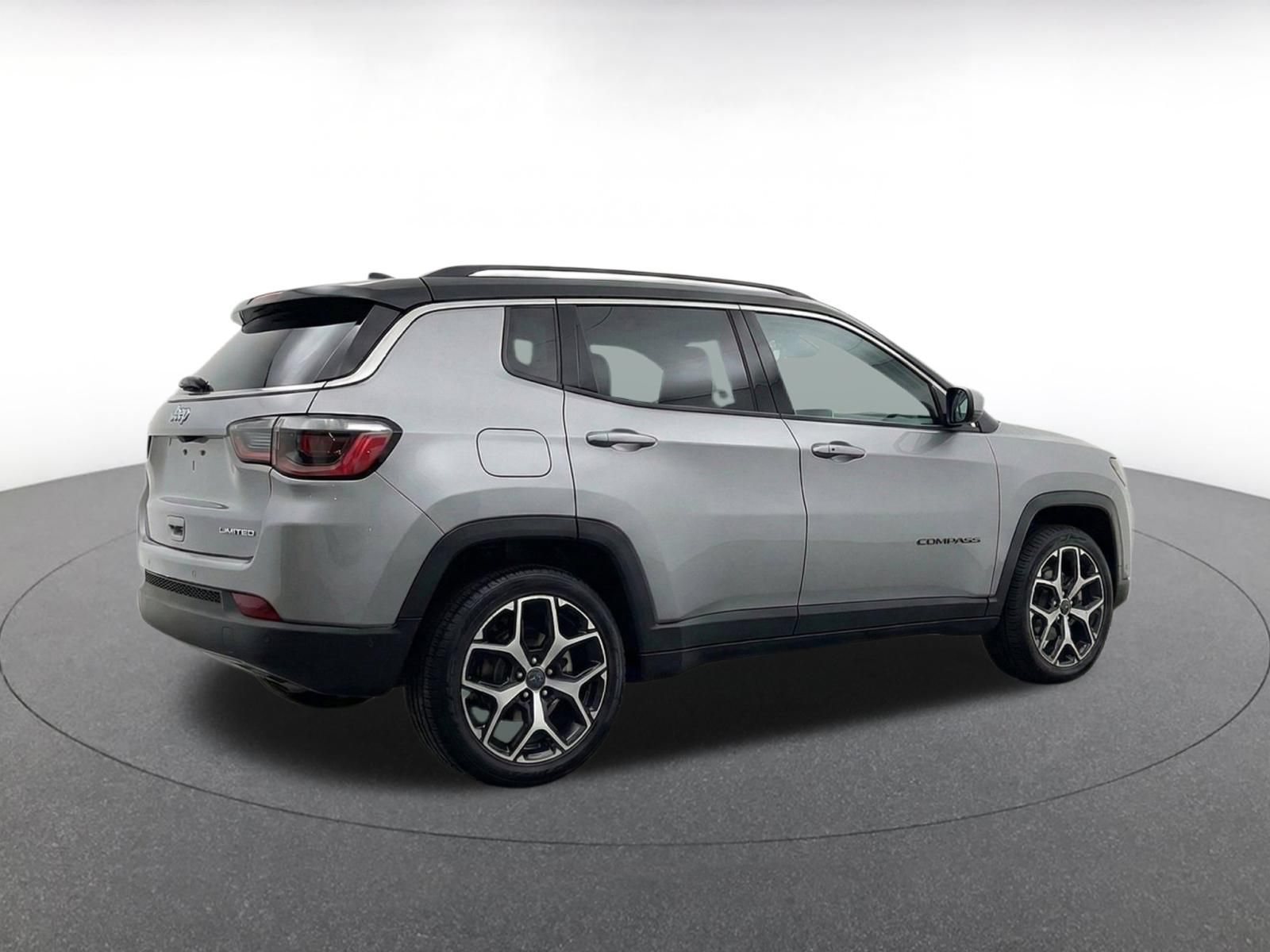 Used 2025 Jeep Compass Limited AWD/4WD image 8