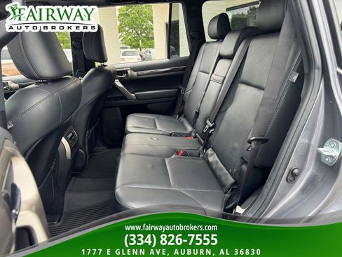 Used 2021 Lexus GX 460 Luxury w/ Accessory Package AWD/4WD image 11