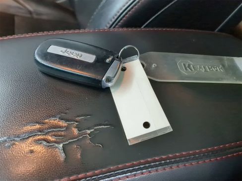 Used 2020 Jeep Grand Cherokee Trailhawk w/ Trailhawk Luxury Group image 35