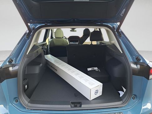 New 2025 Volkswagen Tiguan SE AWD/4WD image 26