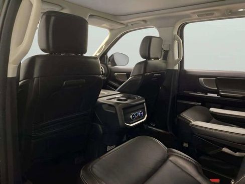 Used 2025 Ford Expedition Max Platinum AWD/4WD image 24