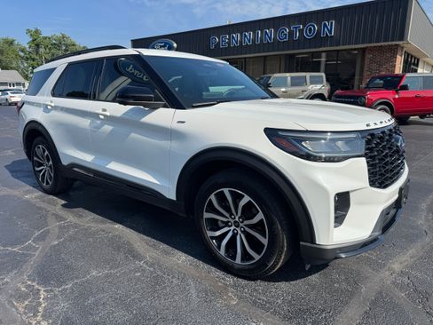 Used 2025 Ford Explorer ST-Line w/ Premium Package RWD image 9