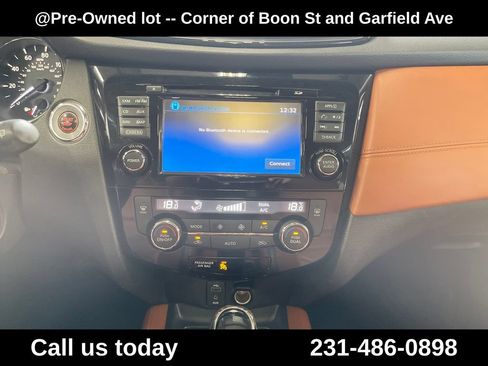 Used 2017 Nissan Rogue SL AWD/4WD image 18
