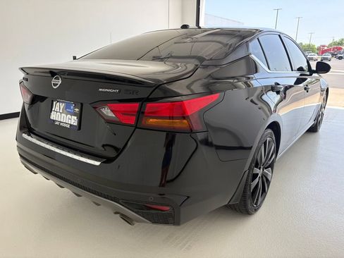 Used 2022 Nissan Altima 2.5 SR w/ Midnight Edition Package FWD image 21