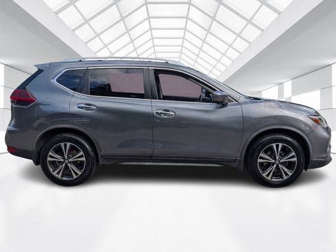 Certified 2019 Nissan Rogue SV w/ Premium Package image 8