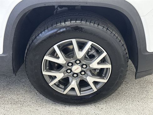 Used 2022 GMC Acadia SLE w/ Driver Convenience Package image 39