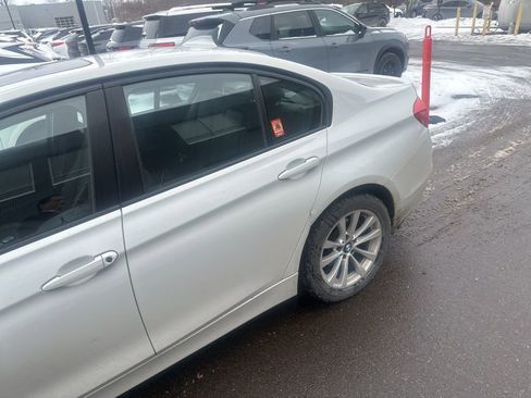 Used 2017 BMW 320i xDrive Sedan image 6