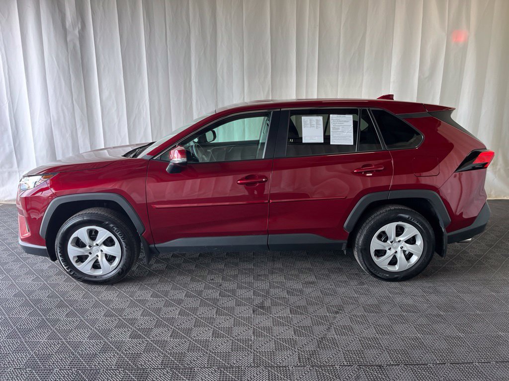 Used 2024 Toyota RAV4 LE AWD/4WD image 28