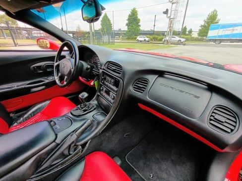Used 2001 Chevrolet Corvette Z06 w/ Memory Pkg RWD image 46