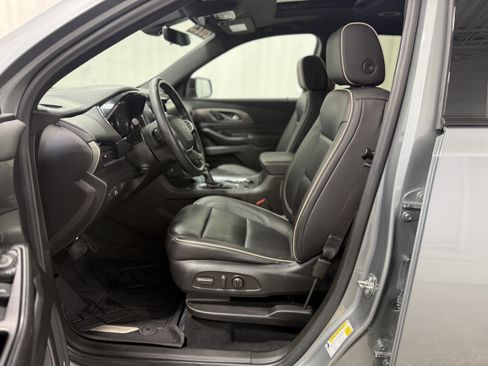 Used 2023 Chevrolet Traverse Premier w/ Redline Edition image 15