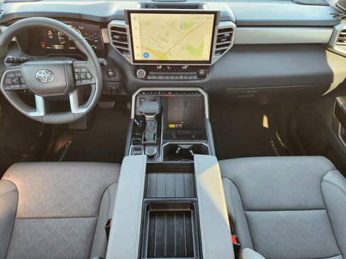 Used 2025 Toyota Tundra Limited image 26