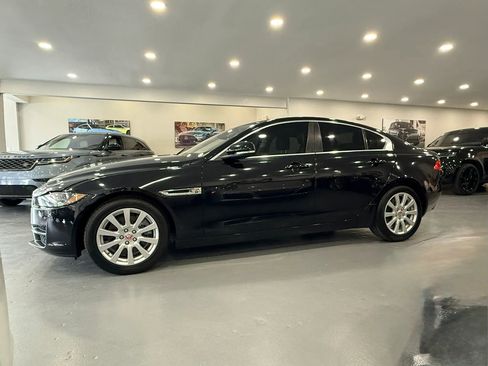 Used 2019 Jaguar XE RWD image 8